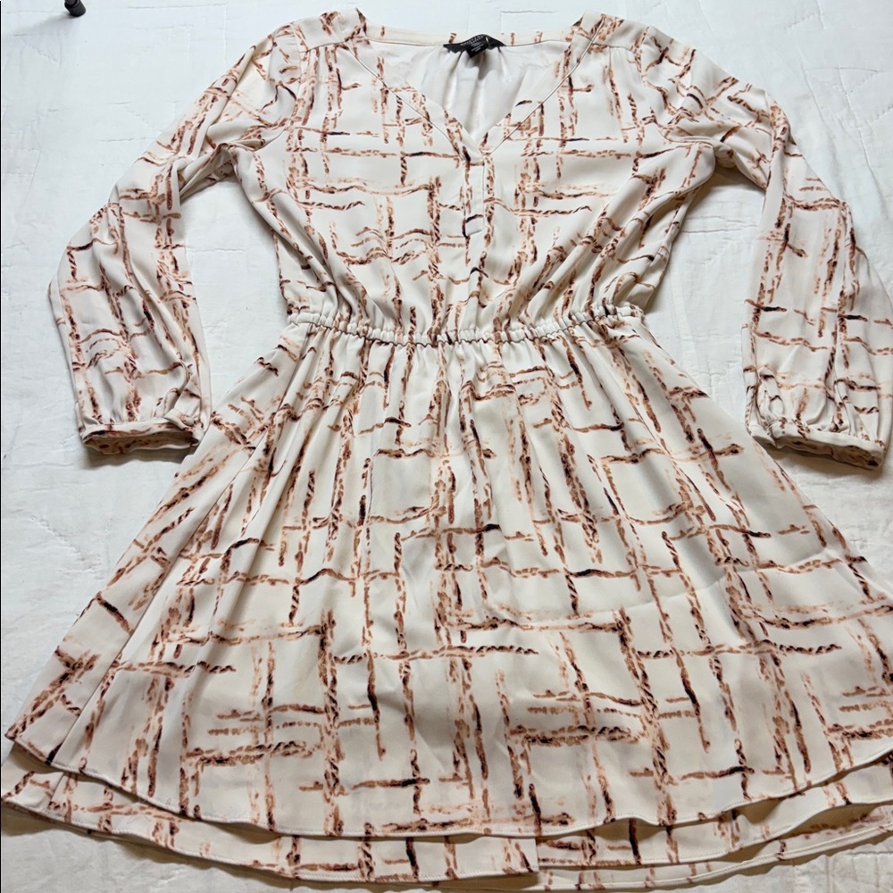 White House Black Market Romanic Geo Print V-Neck Blouson Long Sleeve Dress 2P